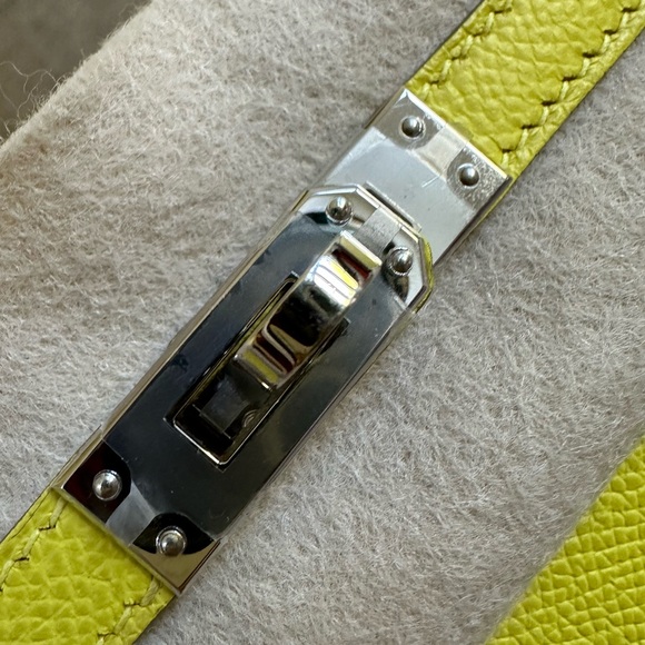 HERMÈS Lime PHW KELLY 25 Epsom Sellier , stamp U -2022  w/ Receipt - Picture 13 of 16